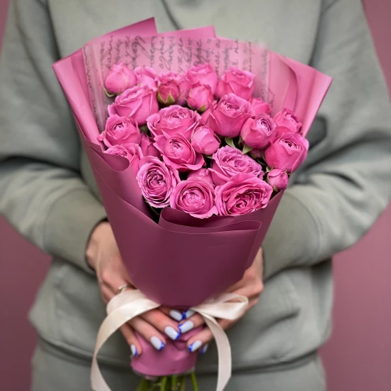 Букет 9 кустовых пионовидных роз